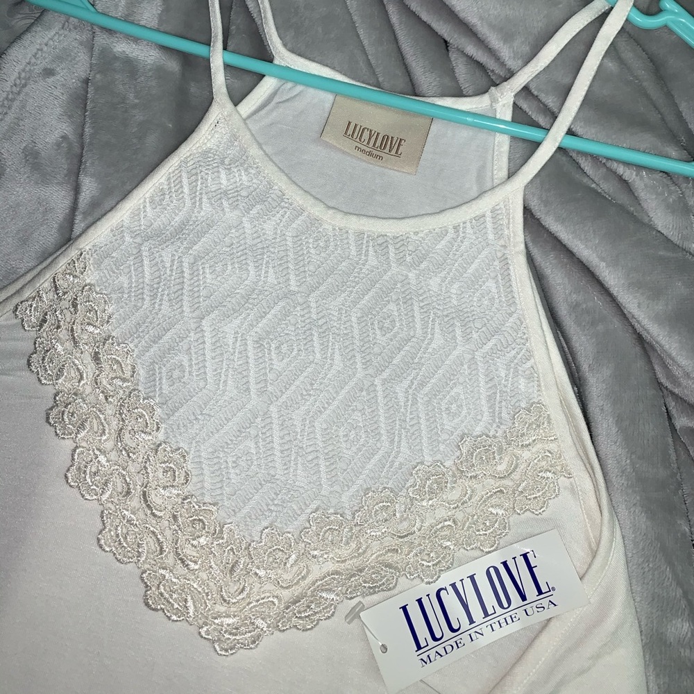 Lucy love white lace flowy tank top
